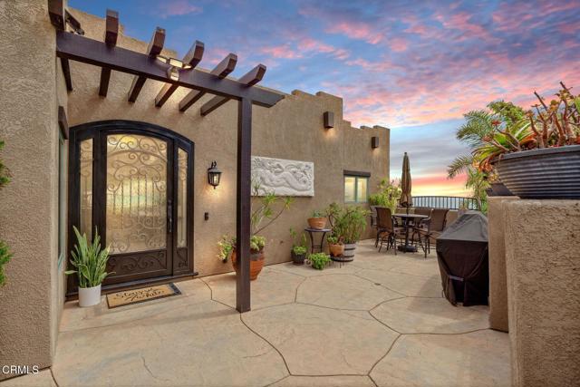 300 N Kalorama Street, Ventura CA: https://media.crmls.org/mediaz/a5aa16c7-f67f-4ba4-9fb4-e58a952f522f.jpg