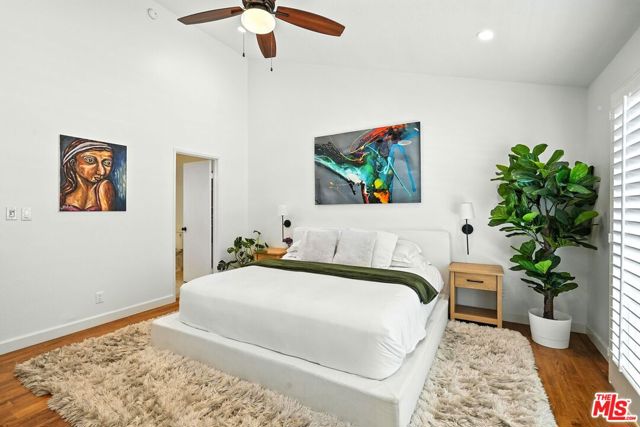 13012 Valleyheart Drive, Studio City CA: https://media.crmls.org/mediaz/a5aa5b1b-2fa4-4681-adfa-7a00ad8a7e27.jpg