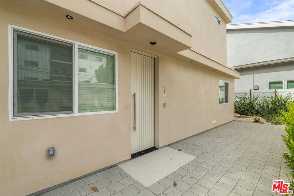 1/2 Blix Street