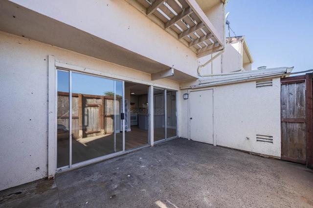 918 Acosta Plaza, Salinas CA: https://media.crmls.org/mediaz/a5aad550-d762-479f-abad-e98224a62c8e.jpg