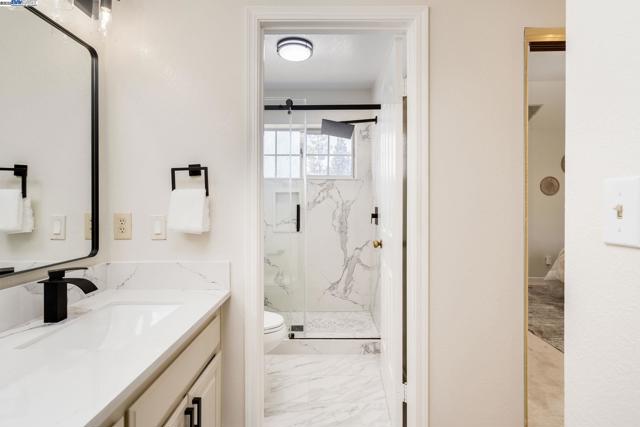 44930 Lynx Dr, Fremont CA: https://media.crmls.org/mediaz/a5abf300-3726-4d93-9594-94fd64184e6a.jpg