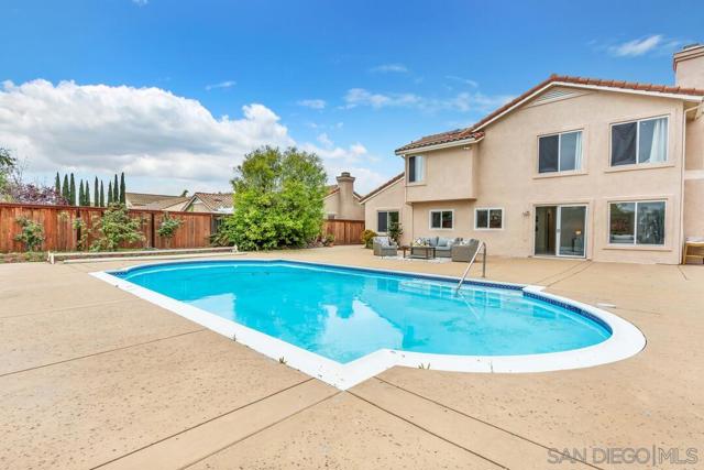 53 Avenida Descanso, Oceanside CA: https://media.crmls.org/mediaz/a5ac573c-709f-442c-8f35-03d72c8b1c80.jpg