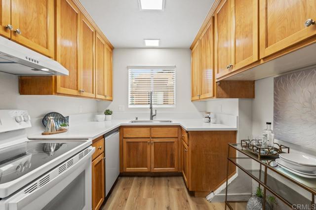 Detail Gallery Image 14 of 41 For 7837 Camino Tranquilo, San Diego,  CA 92122 - 2 Beds | 1/1 Baths
