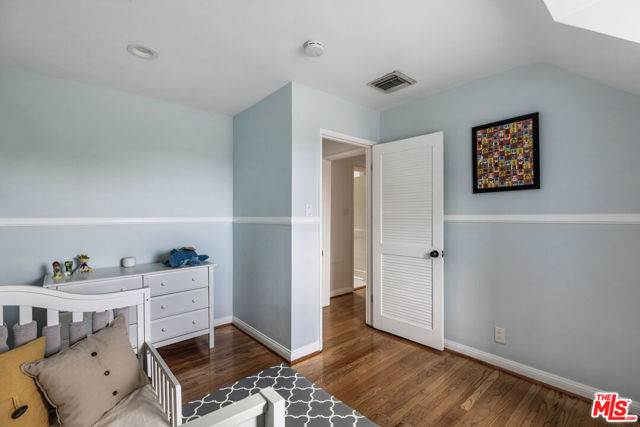 13324 Valley Vista Boulevard, Sherman Oaks CA: https://media.crmls.org/mediaz/a5ac6fd7-2308-41f6-94b8-61d499865d11.jpg