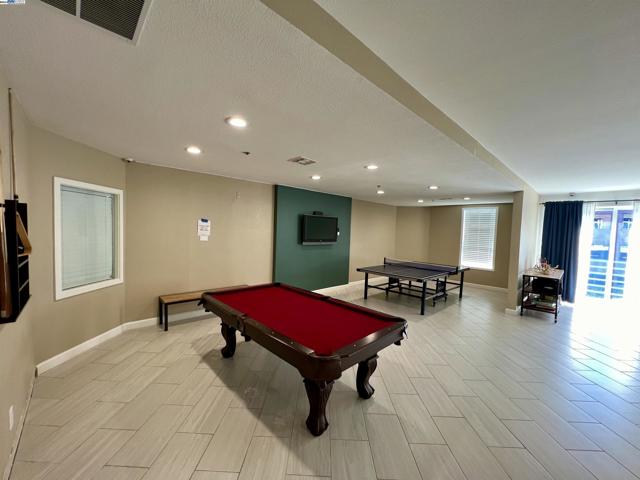 Image 29 of 38 For 6400 Christie Ave  5211
