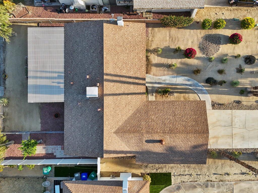 https://media.crmls.org/mediaz/a5acd914-e91a-4bc9-b53f-04db9acc7e7c.jpg?preset=X-Large