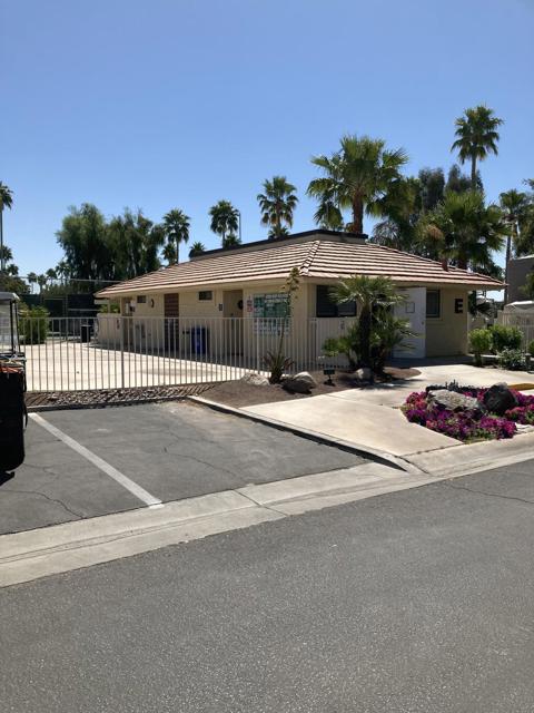69411 Ramon Road, Cathedral City CA: https://media.crmls.org/mediaz/a5ad1368-21ef-4719-a57b-5e15ff2d23df.jpg