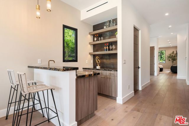 1213 Pine Street, Santa Monica CA: https://media.crmls.org/mediaz/a5adfcba-50b9-4230-a561-40621dd05f3c.jpg