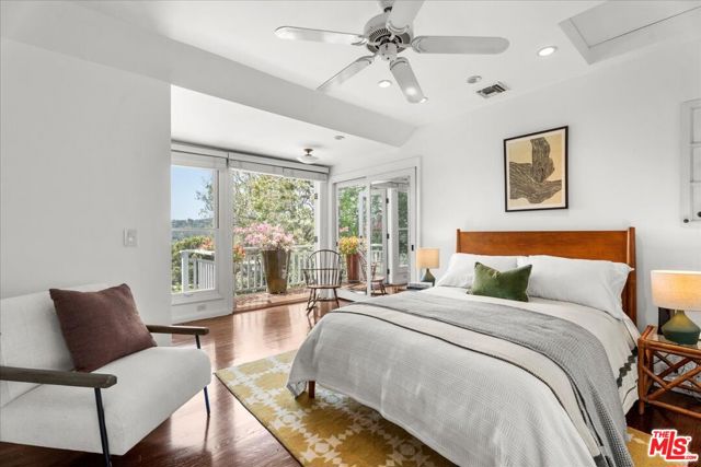 3314 Wonder View Drive, Los Angeles CA: https://media.crmls.org/mediaz/a5ae102f-372d-4a59-8be1-cb5161dc6f81.jpg