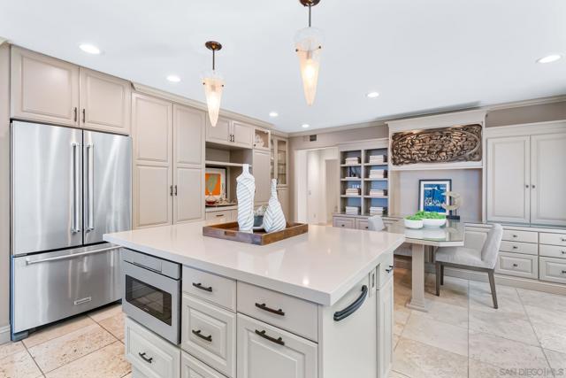 2885 Caminito Merion, La Jolla CA: https://media.crmls.org/mediaz/a5ae56e1-e917-41c6-a74d-5390a90a0f8a.jpg