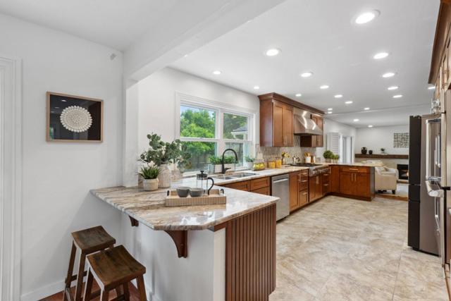 Image 10 of 47 For 6632 Catamaran Street