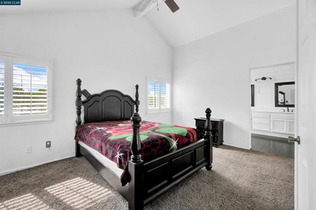 1974 Paradise Valley Ct, Tracy CA: https://media.crmls.org/mediaz/a5af19e2-25fb-4fce-8b85-734603e74217.jpg