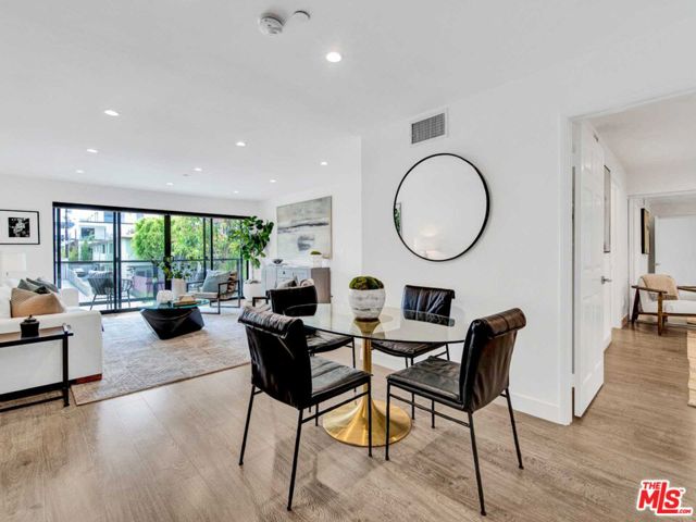 725 N Alfred Street, Los Angeles CA: https://media.crmls.org/mediaz/a5af2ea6-daa0-4f3a-bed7-20ba8409ed49.jpg