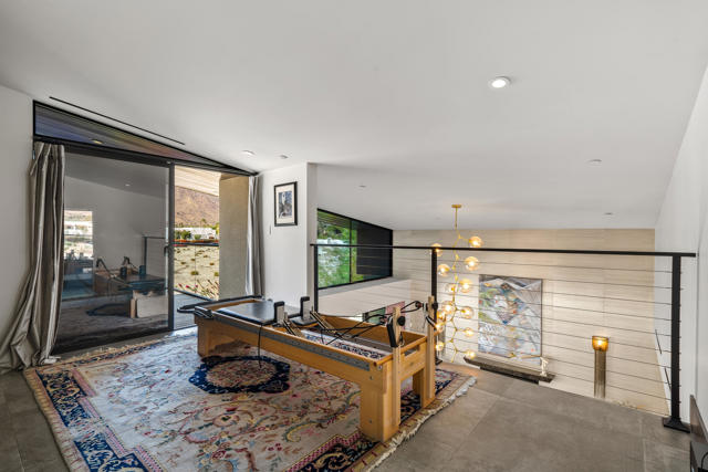 427 N Avenida Caballeros, Palm Springs CA: https://media.crmls.org/mediaz/a5affb44-c145-4e2a-9ea5-f7b0cc42265a.jpg