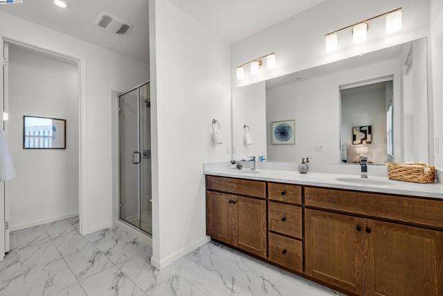 5394 Arnold Rd, Dublin CA: https://media.crmls.org/mediaz/a5b05962-31a4-4e0c-a257-136e2fb6aab6.jpg