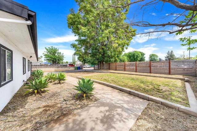 12244 Lakeshore Drive, Lakeside CA: https://media.crmls.org/mediaz/a5b0a63b-f6f2-4318-a89f-8fecca2d1a28.jpg