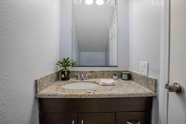 Image 13 of 42 For 43 Lakeview Circle