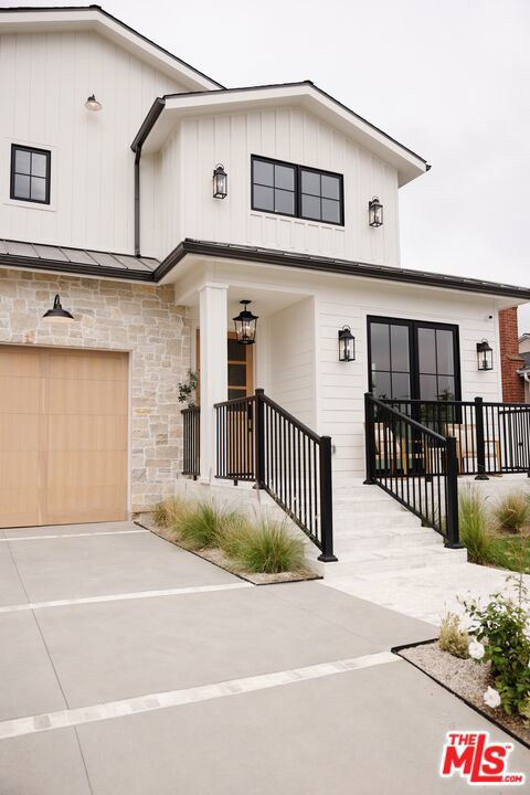 8363 Stewart Avenue, Los Angeles CA: https://media.crmls.org/mediaz/a5b0c3d9-90d7-4142-82ba-215f3e2bfb2b.jpg