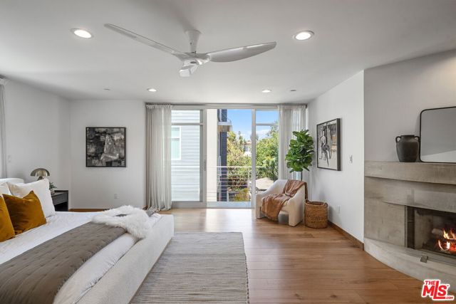 512 Brooks Avenue, Venice CA: https://media.crmls.org/mediaz/a5b0f407-2809-4263-8fd0-ca3d19bc82d1.jpg
