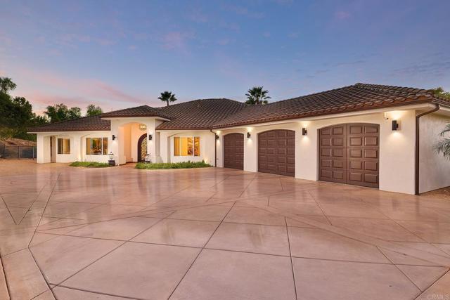 2869 Dos Lomas Place, Fallbrook CA: https://media.crmls.org/mediaz/a5b11c8d-cae8-4b96-96a4-5ac48c289fb3.jpg