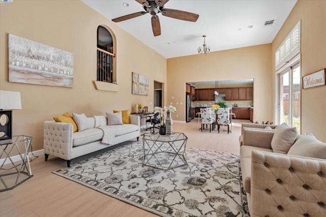 3602 Levanto Way, Manteca CA: https://media.crmls.org/mediaz/a5b18a11-1d9c-497d-8b2b-e2d9b53335e5.jpg