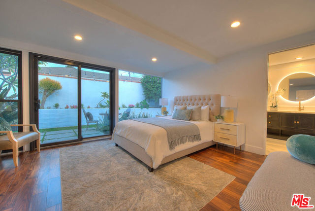 3804 Duray Place, Los Angeles CA: https://media.crmls.org/mediaz/a5b1e338-51e9-4601-90cf-7764bfe97bcb.jpg