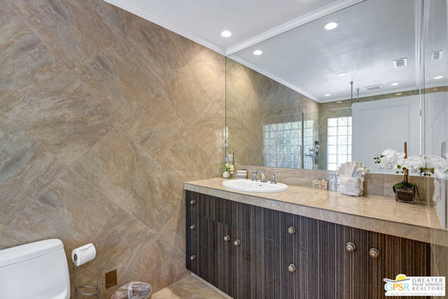 830 N Riverside Drive, Palm Springs CA: https://media.crmls.org/mediaz/a5b226d3-50cc-420a-bd60-44d955f0c114.jpg