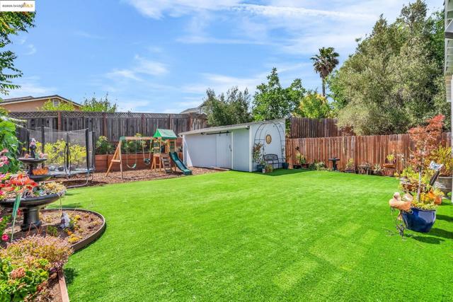 2350 W Shell Ave, Martinez CA: https://media.crmls.org/mediaz/a5b25577-5f3c-4ff2-a856-612b88e71ee4.jpg