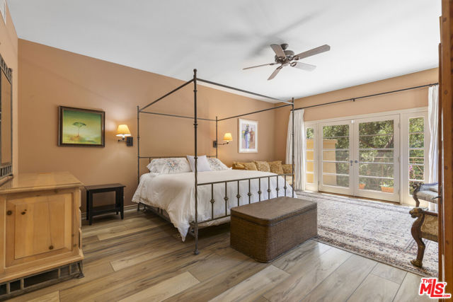 3265 Mandeville Canyon Road, Los Angeles CA: https://media.crmls.org/mediaz/a5b371f5-e06f-4400-913e-9a70f3f3c258.jpg