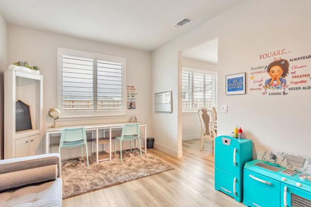 172 Vienna Way, Hollister CA: https://media.crmls.org/mediaz/a5b432c8-2802-4277-a48e-56a3f2c33abb.jpg