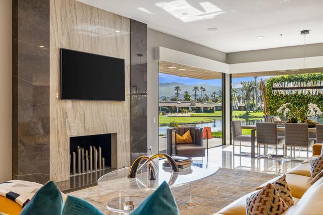 6 Barnard Court, Rancho Mirage CA: https://media.crmls.org/mediaz/a5b43566-8130-4e38-8cd0-c95af9a74115.jpg