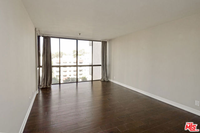 10660 WILSHIRE Boulevard, Los Angeles CA: https://media.crmls.org/mediaz/a5b45ad5-6adc-4082-92f5-7a60e2f828ec.jpg