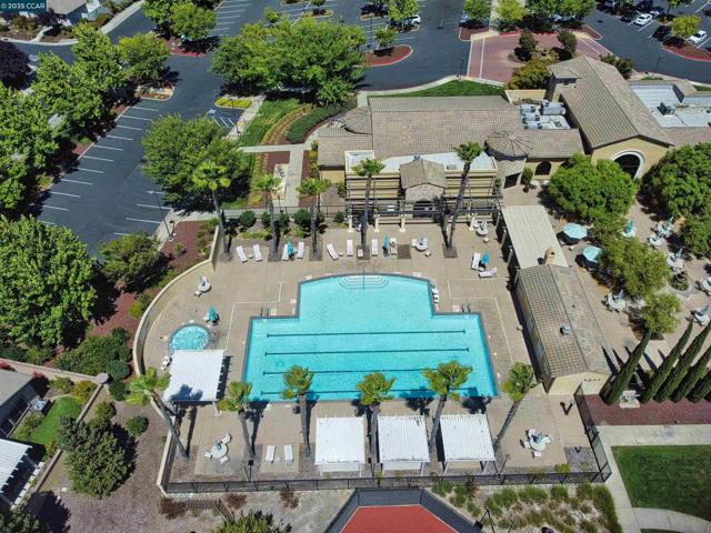 335 Suez Canal Lane, Sacramento CA: https://media.crmls.org/mediaz/a5b518bf-8528-4939-b496-1555574ba7f6.jpg