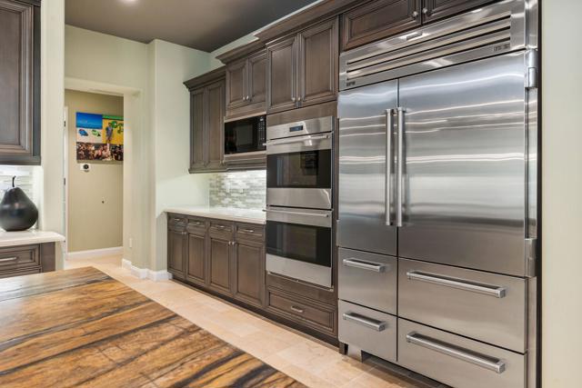 17 Emerald Court, Rancho Mirage CA: https://media.crmls.org/mediaz/a5b66c3f-da5a-472b-99eb-302628844243.jpg