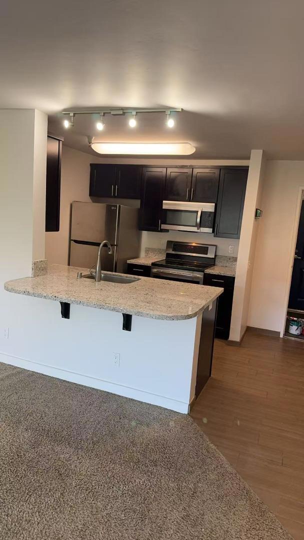 6400 Christie Avenue, Emeryville CA: https://media.crmls.org/mediaz/a5b6b2aa-404e-484f-bc94-4c1effa60618.jpg