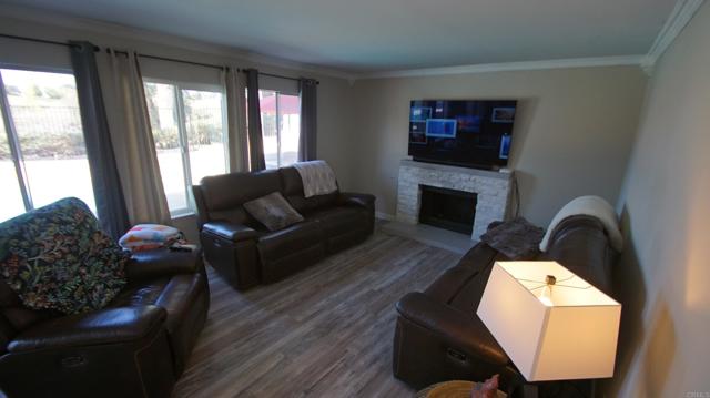 42944 Calle Reva, Temecula CA: https://media.crmls.org/mediaz/a5b707c9-fc03-43e3-ba30-889b05995470.jpg