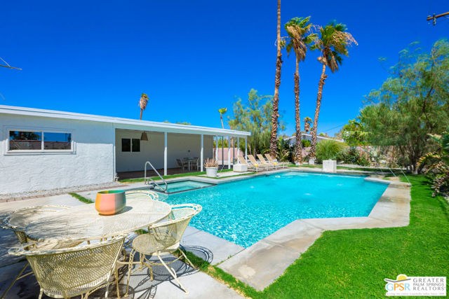 2405 Francis Drive, Palm Springs, California 92262, 3 Bedrooms Bedrooms, ,Single Family Residence,For Sale,Francis,24429179