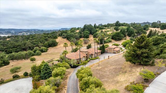 2710 Summerland Road,  CA: https://media.crmls.org/mediaz/a5b75aef-f13e-47fb-8d9c-fc0520e572b8.jpg