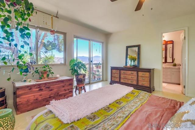 255 Highline Trl, El Cajon CA: https://media.crmls.org/mediaz/a5b853c1-7d20-4397-ae05-be028c11b28c.jpg