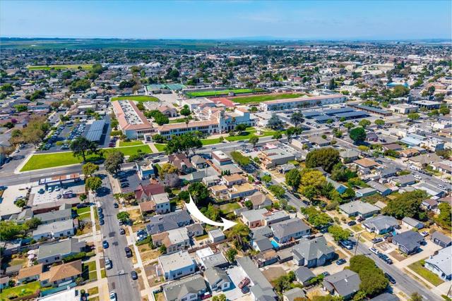 26 Willow Street, Salinas CA: https://media.crmls.org/mediaz/a5b87c80-50d5-4b7b-be55-832271a1b58c.jpg