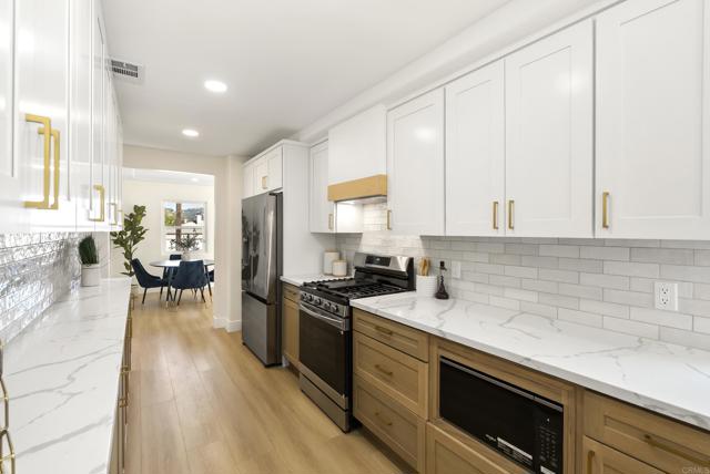 Detail Gallery Image 5 of 20 For 5170 Randlett Dr, La Mesa,  CA 91942 - 3 Beds | 2 Baths