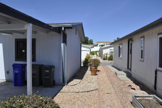 635 Via Costa Rica, Vista CA: https://media.crmls.org/mediaz/a5b96cc7-22d7-4d6a-a0c0-fc5819725f93.jpg