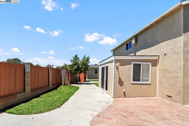 28399 CUBBERLEY CT, Hayward CA: https://media.crmls.org/mediaz/a5ba0578-f2d1-4ac3-bf9c-c9d046e1d69b.jpg