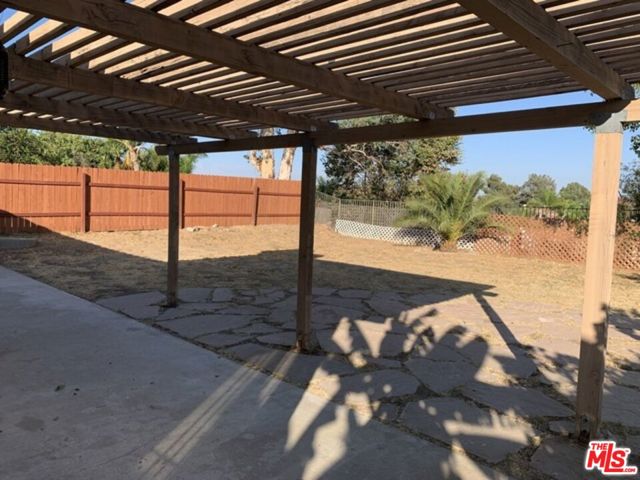 2952 La Vista Avenue, Corona CA: https://media.crmls.org/mediaz/a5ba2822-2698-455f-81ca-363789b46305.jpg