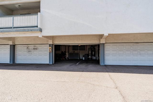 4847 Parks Ave, La Mesa CA: https://media.crmls.org/mediaz/a5ba7ee3-ffb0-42e1-a70c-c28ef42aeec0.jpg