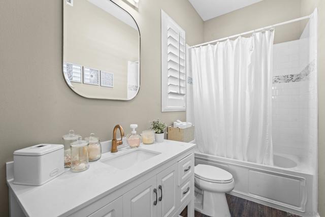 15255 Via Santa Vienta, San Diego CA: https://media.crmls.org/mediaz/a5ba8cc2-2ed3-4363-b4a9-e94b4bdd08ed.jpg