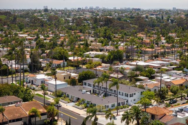 5064 Marlborough Dr, San Diego CA: https://media.crmls.org/mediaz/a5bac0cc-f8c9-487e-a6d1-994e318cf6ee.jpg