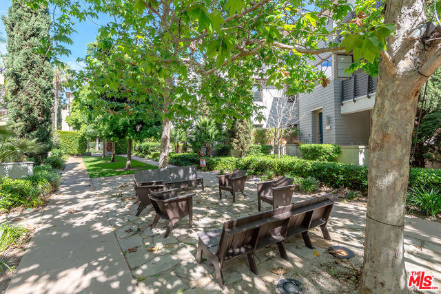 Image 25 of 33 For 5821 Lantern Court