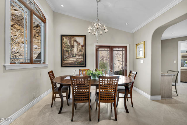 9999 Wornom Avenue, Sunland CA: https://media.crmls.org/mediaz/a5bae64c-bcbf-4bfc-8493-801aebeaee69.jpg
