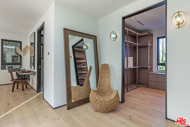 1271 Sunset Plaza Drive, Los Angeles CA: https://media.crmls.org/mediaz/a5bb59a2-d555-4f08-967d-b775d22cc869.jpg